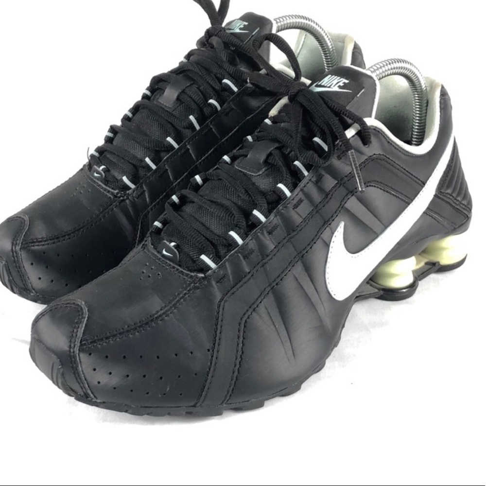 Women’s Nike shox